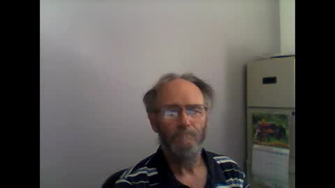 Snapshot of helopilot01 chatting on 10.06.25 helopilot01 online show from 10.06.25
