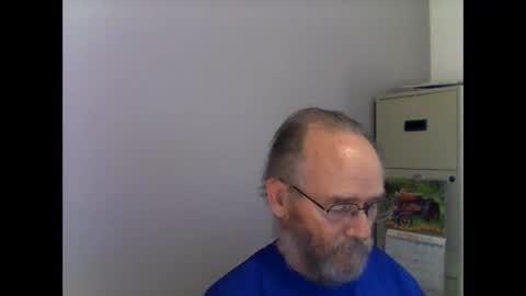 Snapshot of helopilot01 chatting on 10.13.25 helopilot01 online show from 10.13.25