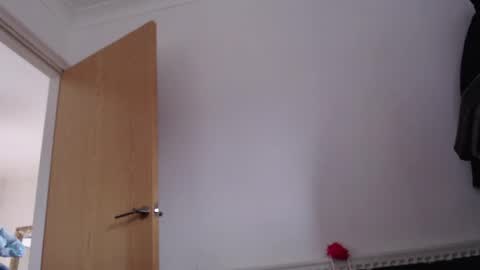 Snapshot of helpmegetitup70 chatting on 02.18.26 older cock online show from 02.18.26