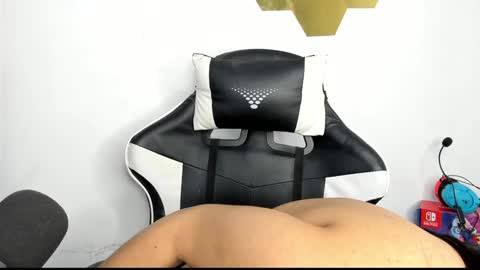 heluehorny13 online show from 12.24.24