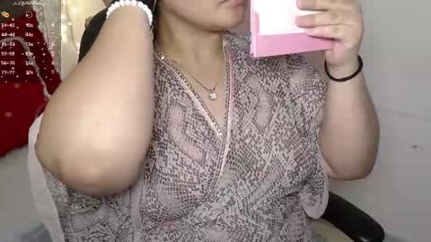 Snapshot of heluejamil chatting on 02.26.26 Zahira online show from 02.26.26