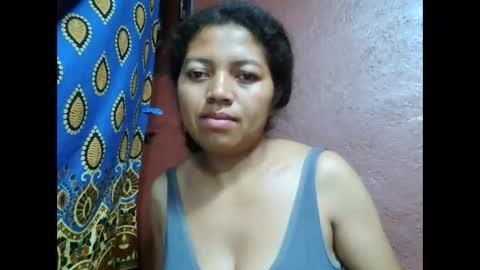 Snapshot of henitsaldy chatting on 09.24.25 henitsaldy online show from 09.24.25