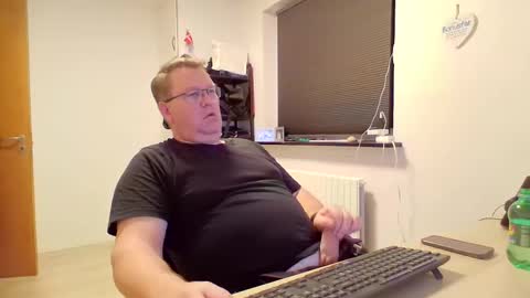 henrikrp1971 online show from 12.28.24