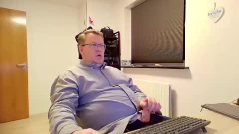 henrikrp1971 online show from 02.04.25