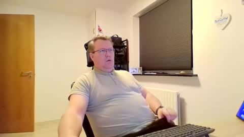 henrikrp1971 online show from 02.16.25