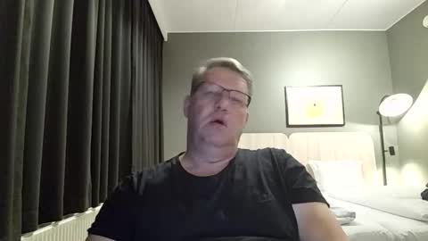 henrikrp1971 online show from 11.17.25