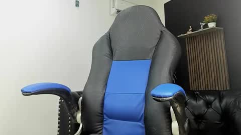 henrydouglas online show from 04.17.26