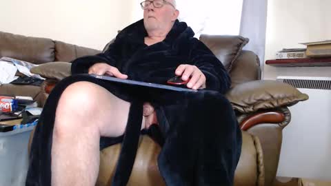 Snapshot of henryjxxx chatting on 09.10.25 henryjxxx online show from 09.10.25