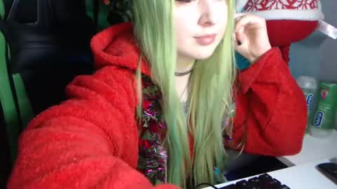 Snapshot of hentaishiing chatting on 12.30.24 Hentaishiing online show from 12.30.24