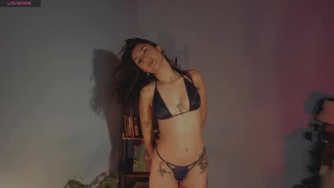 Snapshot of hera_069 chatting on 04.19.26 Hello I am Valentina independent Colombian model I love sensuality and pleasure welcome online show from 04.19.26