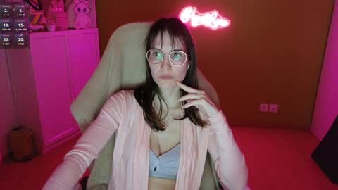 Snapshot of heraluna_ chatting on 01.15.25 HeraLuna  online show from 01.15.25