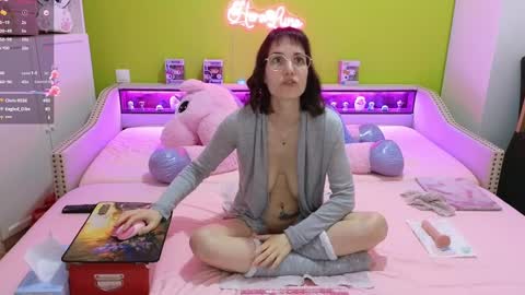 Snapshot of heraluna_ chatting on 02.26.25 HeraLuna  online show from 02.26.25