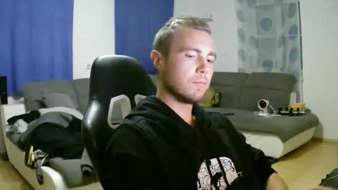 John Pearl online show from 10.05.25