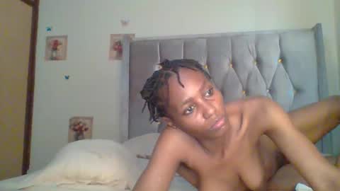 Snapshot of hergirl6 chatting on 04.06.26 Miah Jay online show from 04.06.26