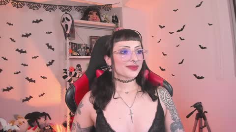 Snapshot of herinfernalmajesty chatting on 01.23.25  Marie  online show from 01.23.25