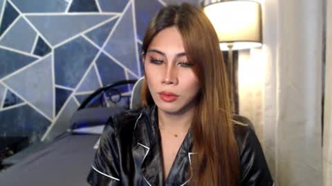 Snapshot of herrafoxx chatting on 12.17.25 Davey online show from 12.17.25