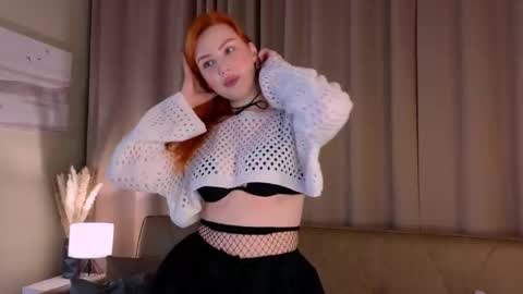 Snapshot of herthawonderly chatting on 09.17.25 Eve online show from 09.17.25