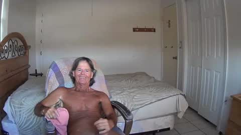 Snapshot of hewes1 chatting on 07.22.26 hewes1 online show from 07.22.26