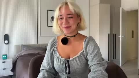 Snapshot of hey__lucy chatting on 08.08.26 Lucy Nip slip shady online show from 08.08.26