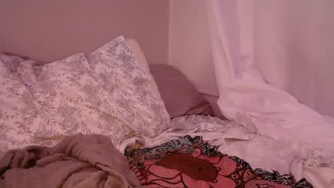 Snapshot of heytheretigers chatting on 09.18.25 Lollie Bam Tesoro online show from 09.18.25