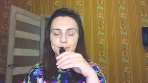 Snapshot of heyy_baddie chatting on 06.16.26 Heyy baddie online show from 06.16.26