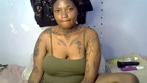 Snapshot of heyybanan chatting on 02.04.25 heyybanan online show from 02.04.25