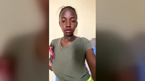 Snapshot of hhaanneeyy chatting on 03.29.26 hhaanneeyy online show from 03.29.26