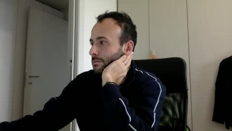 Snapshot of hhombre chatting on 04.14.26 hhombre online show from 04.14.26
