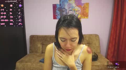 Snapshot of hi_allison chatting on 12.04.25 Allison online show from 12.04.25