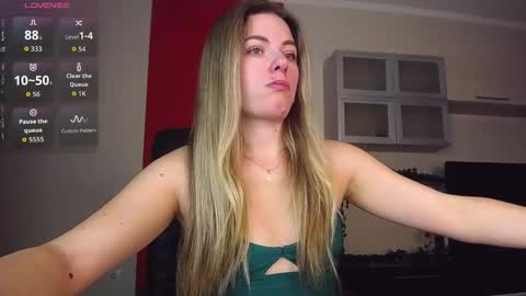 Lina online show from 12.16.25