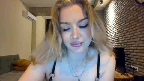 Snapshot of hi_lina chatting on 06.26.26 Hi lina online show from 06.26.26