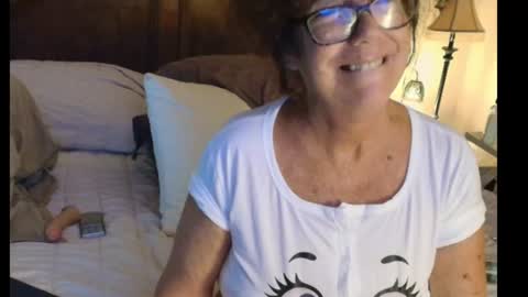 Snapshot of hidden_gold_milf chatting on 07.14.26 hidden_gold_milf online show from 07.14.26