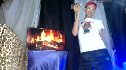 Snapshot of hidden_hairypigass chatting on 11.08.25 HIDDEN YUDEVIL online show from 11.08.25