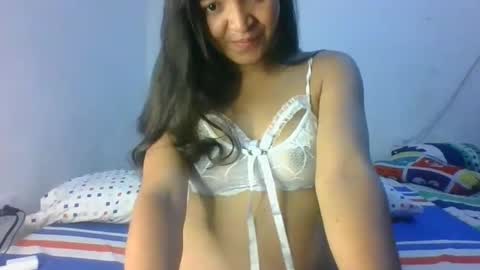 Snapshot of hiddencrazy69 chatting on 09.29.25 Clau y Ricky online show from 09.29.25