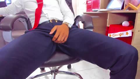 Snapshot of hiddenoffice chatting on 12.19.24 George online show from 12.19.24