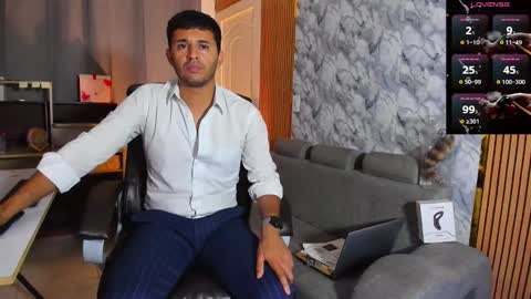 Snapshot of hiddenoffice chatting on 02.14.26 George online show from 02.14.26