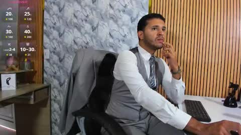 Snapshot of hiddenoffice chatting on 03.09.26 George online show from 03.09.26