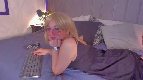 Snapshot of hidori_rem chatting on 05.15.26 hidori_rem online show from 05.15.26