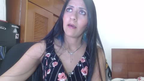 hilaril18 online show from 01.23.25