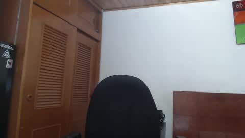 hilaril18 online show from 01.26.25