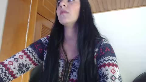 hilaril18 online show from 10.08.25