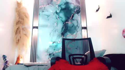 Hilary Avilan online show from 09.08.25