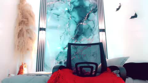 Hilary Avilan online show from 09.10.25