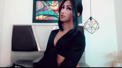 Hilary Avilan online show from 01.16.26