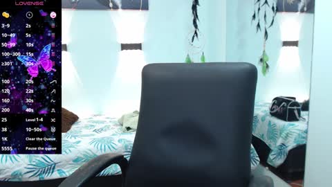 Snapshot of hilaryclowerx chatting on 01.10.25 H I L A R Y online show from 01.10.25