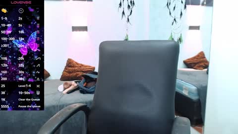 Snapshot of hilaryclowerx chatting on 01.24.25 H I L A R Y online show from 01.24.25