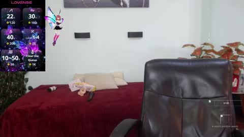 Snapshot of hilaryclowerx chatting on 09.24.25 H I L A R Y online show from 09.24.25