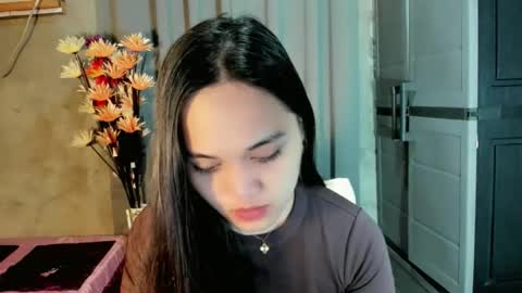 hilarymolly online show from 02.25.26