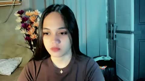 Snapshot of hilarymolly chatting on 04.27.26 hilarymolly online show from 04.27.26