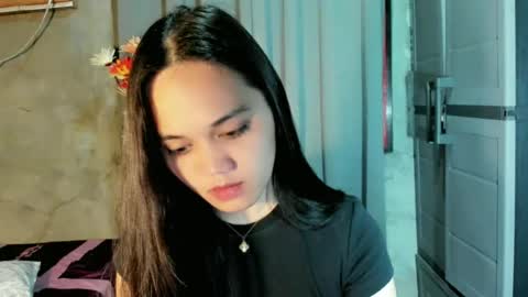Snapshot of hilarymolly chatting on 06.15.26 hilarymolly online show from 06.15.26